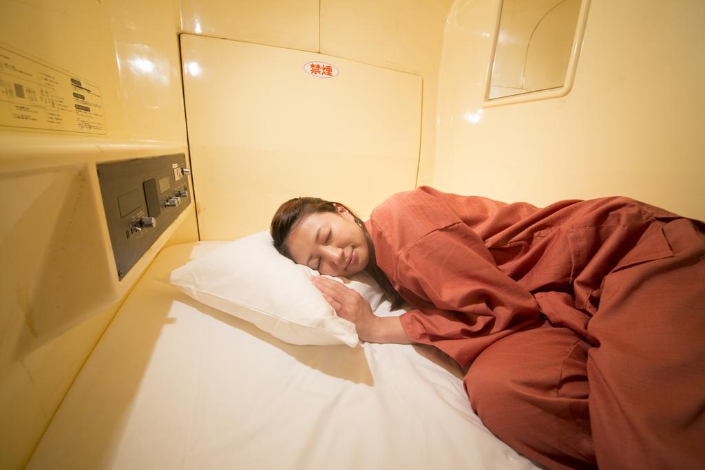 Shinjuku Kuyakusho-mae Capsule Hotel Tokyo Eksteriør billede