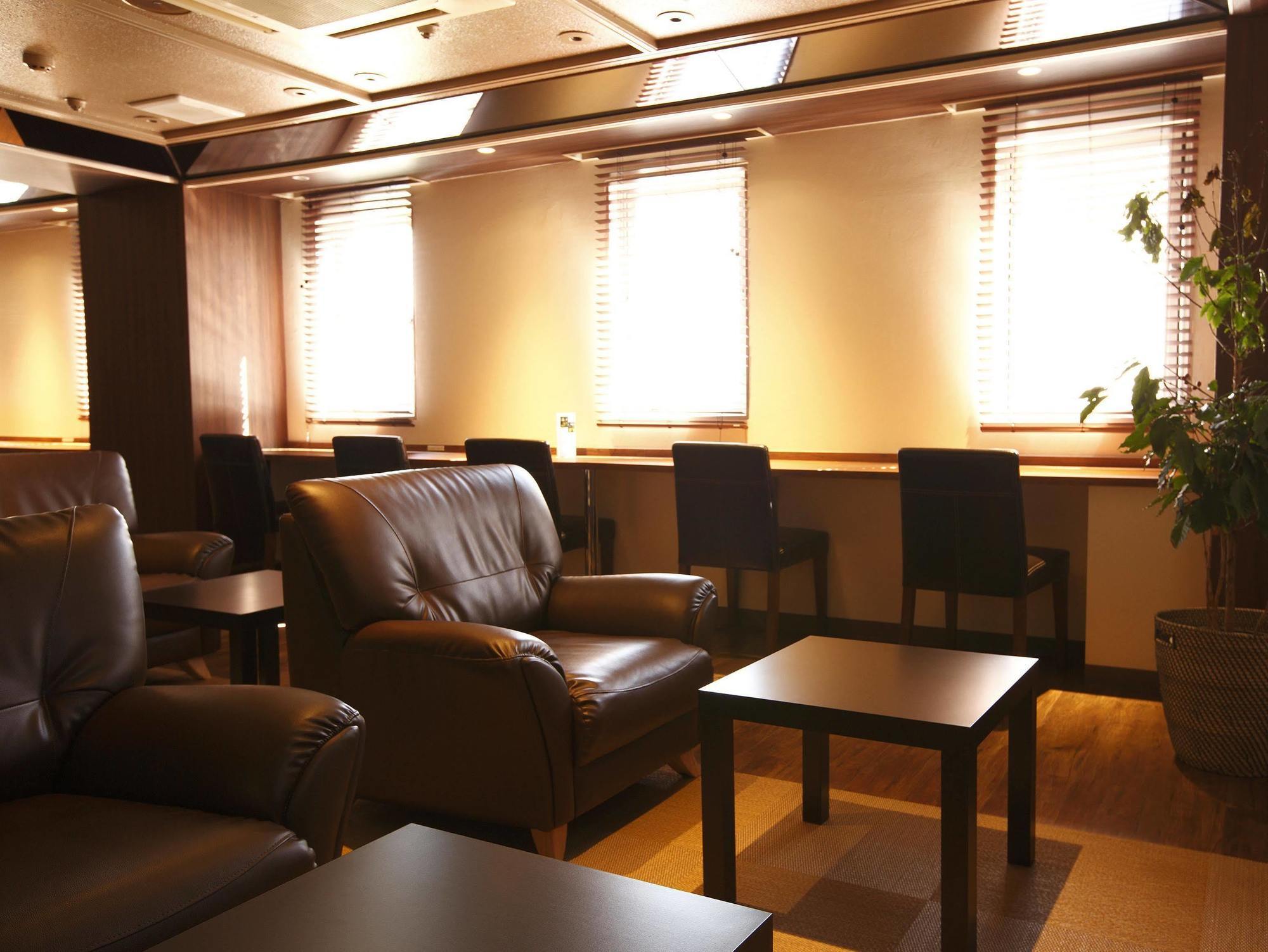 Shinjuku Kuyakusho-mae Capsule Hotel Tokyo Eksteriør billede