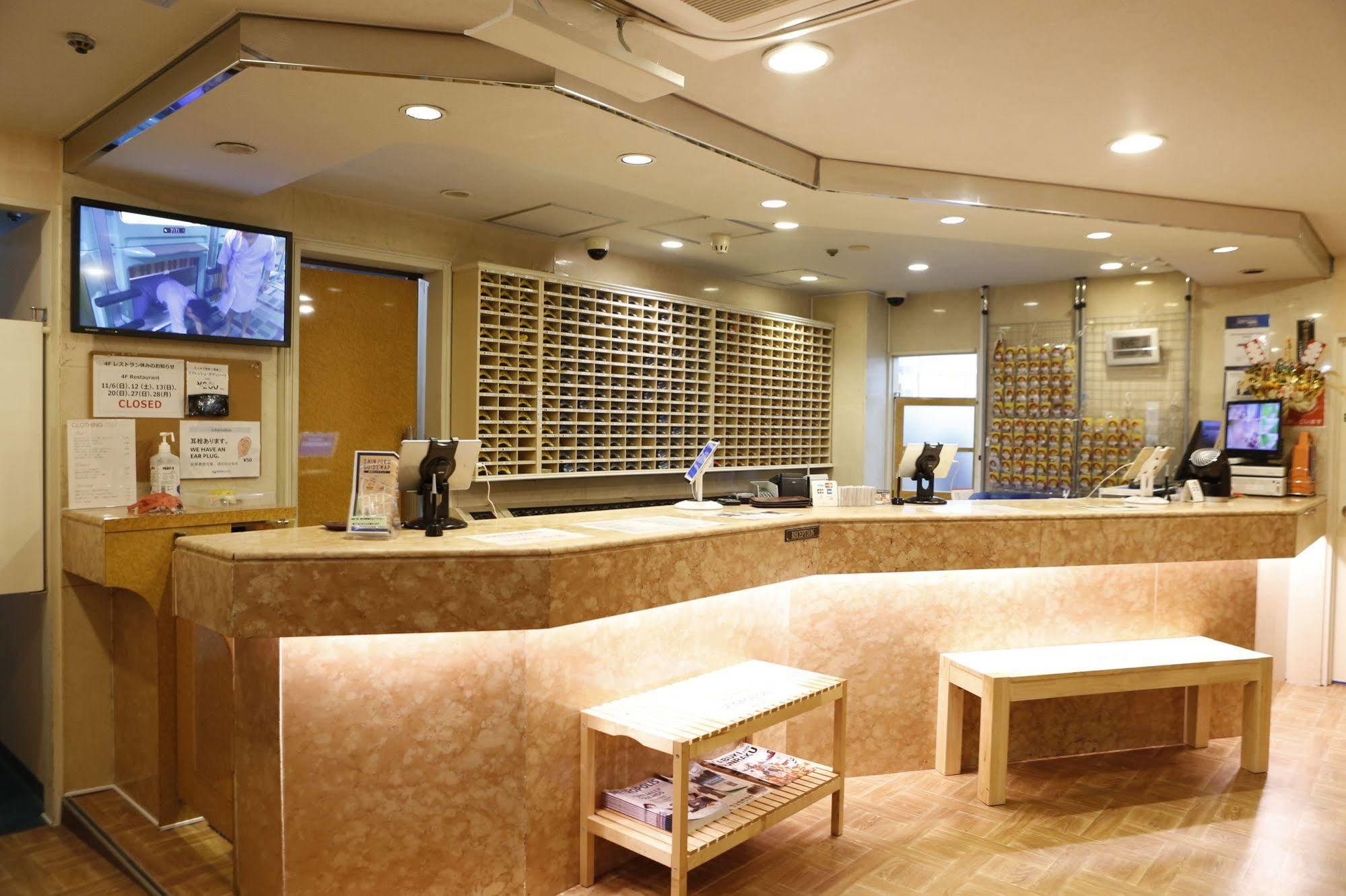Shinjuku Kuyakusho-mae Capsule Hotel Tokyo Eksteriør billede