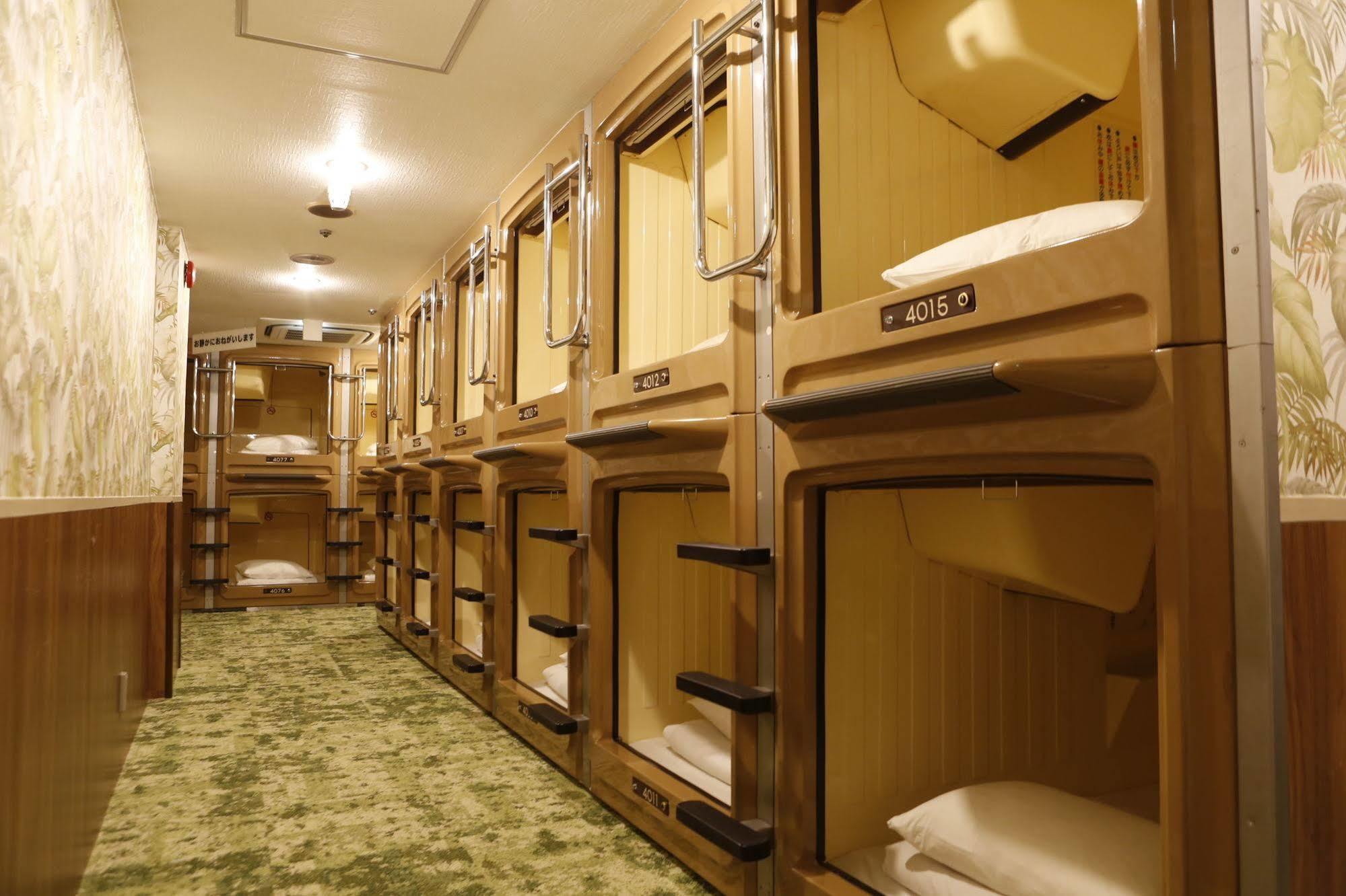 Shinjuku Kuyakusho-mae Capsule Hotel Tokyo Eksteriør billede