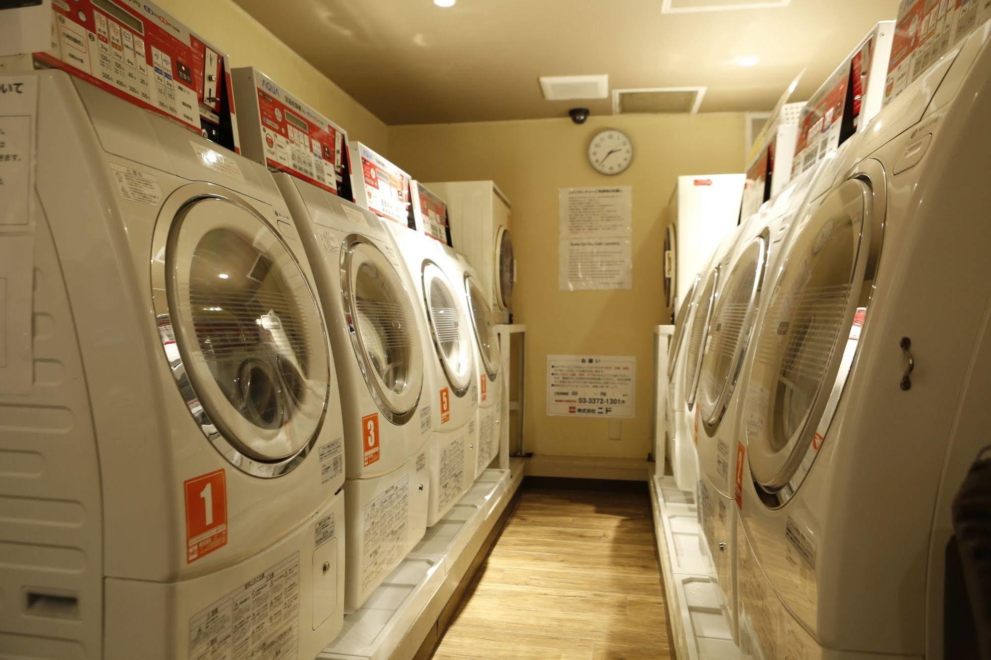 Shinjuku Kuyakusho-mae Capsule Hotel Tokyo Eksteriør billede