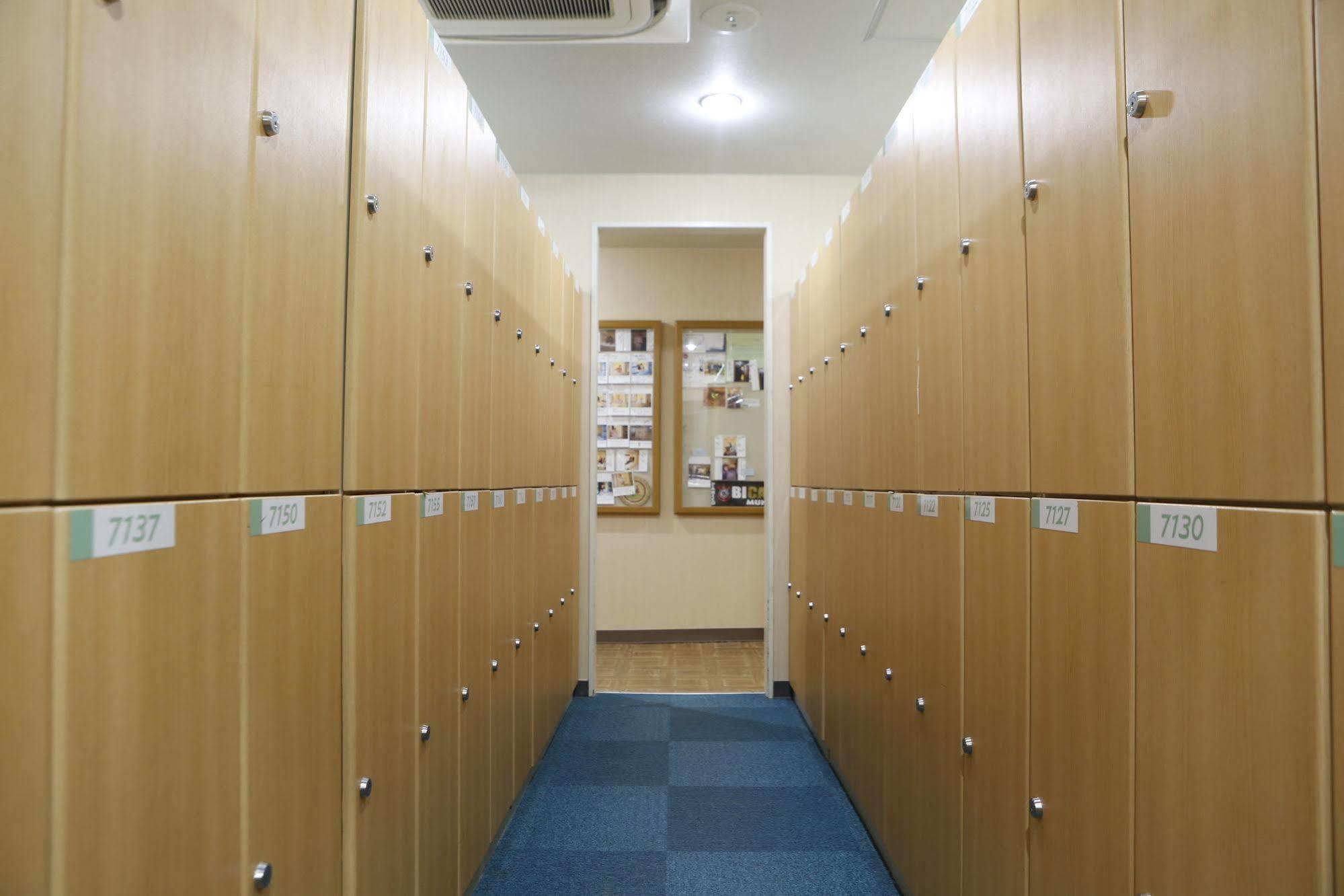 Shinjuku Kuyakusho-mae Capsule Hotel Tokyo Eksteriør billede