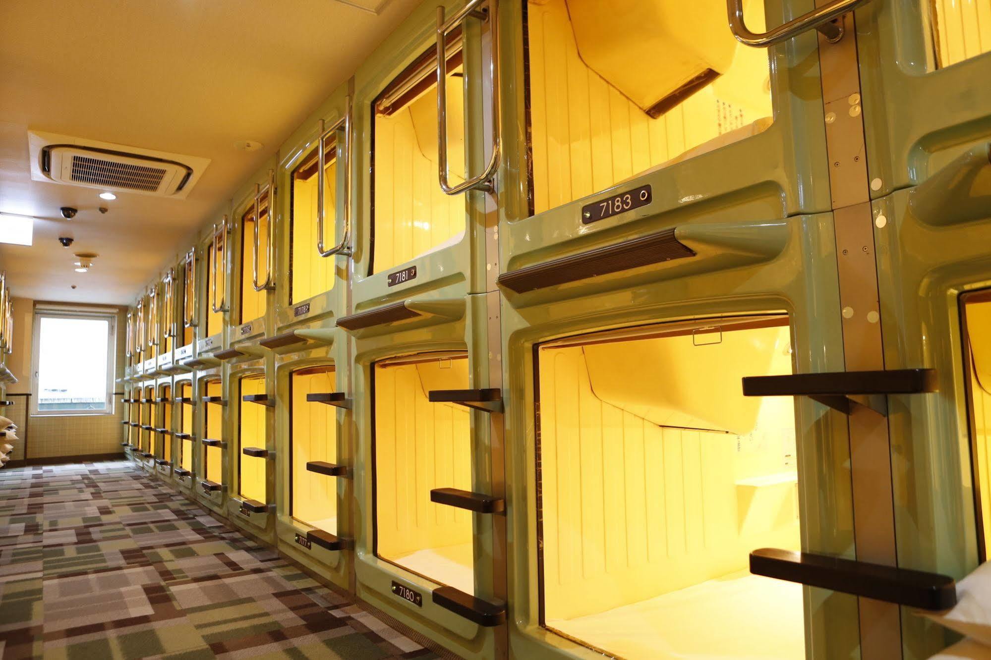 Shinjuku Kuyakusho-mae Capsule Hotel Tokyo Eksteriør billede